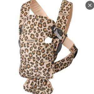 BABYBJÖRN® Baby Carrier Mini in beige/ leopard